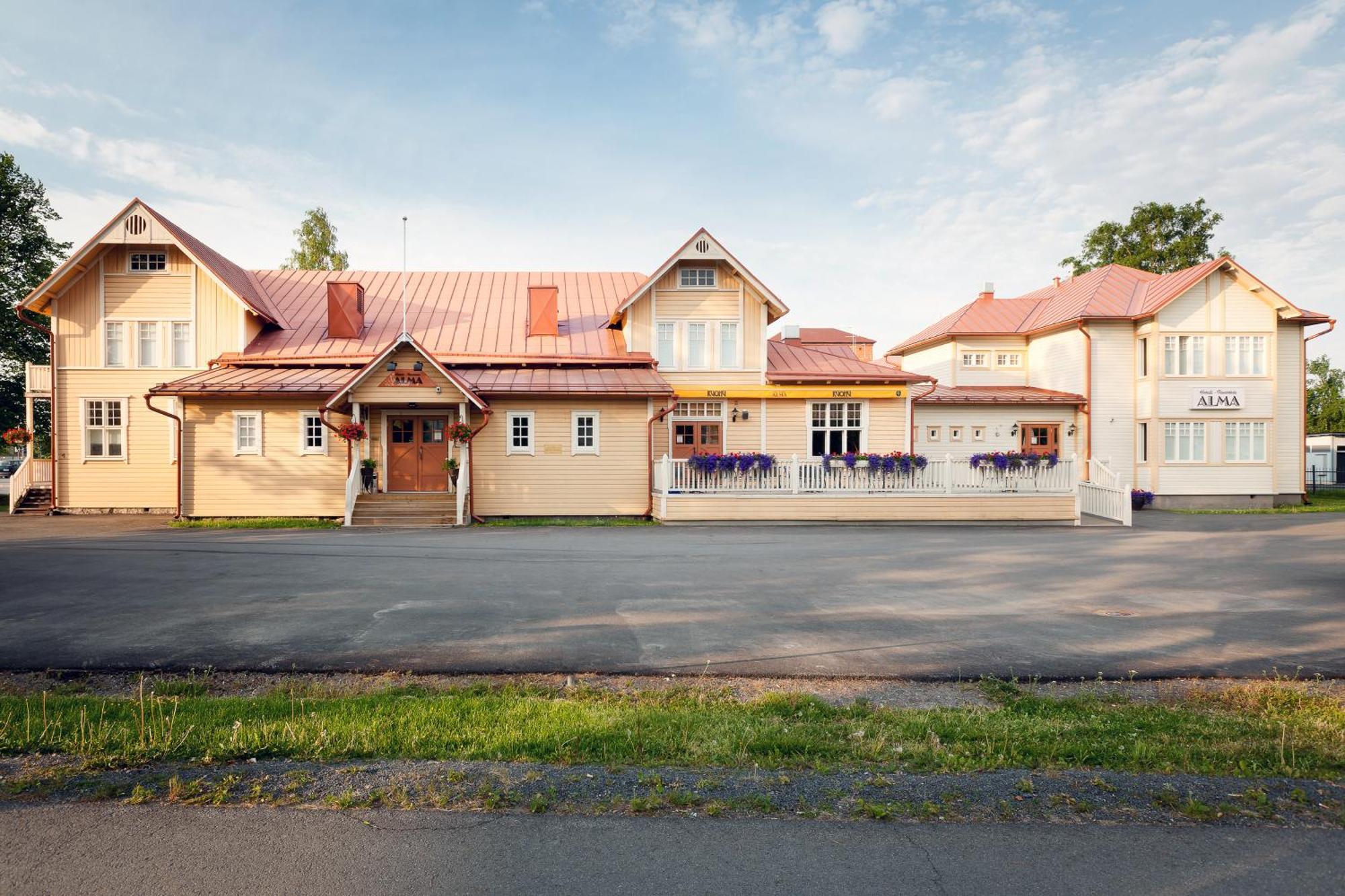 Hotelli-Ravintola Alma Seinäjoki Екстериор снимка